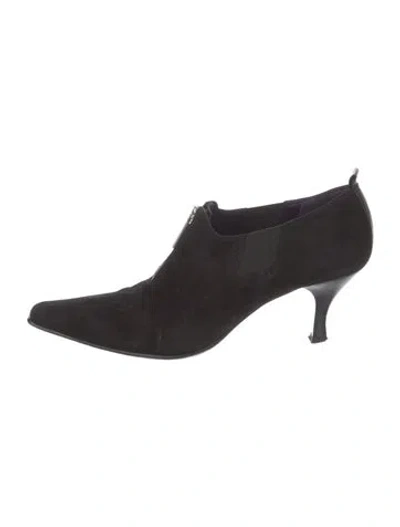 Pre-owned Donald Pliner Suede Pumps In Black