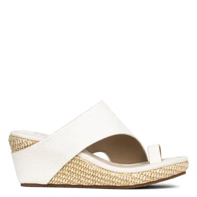 Donald Pliner Women Gyer Foam Casual In White