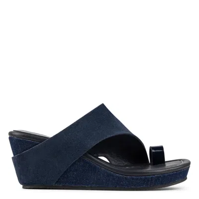 Donald Pliner Women Gyer Navy Suede Casual In Blue