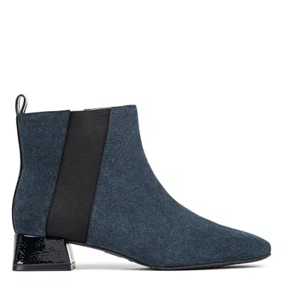 Donald Pliner Women Travis Navy Bootie In Black