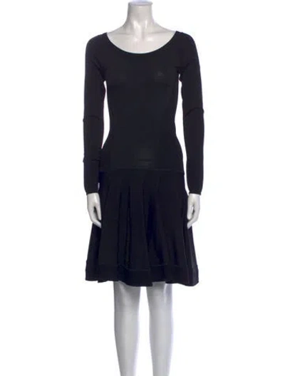 Pre-owned Donna Karan Scoop Neck Knee-length Dress In Black
