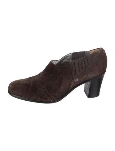 Pre-owned Donna Karan Suede Pumps In Brown
