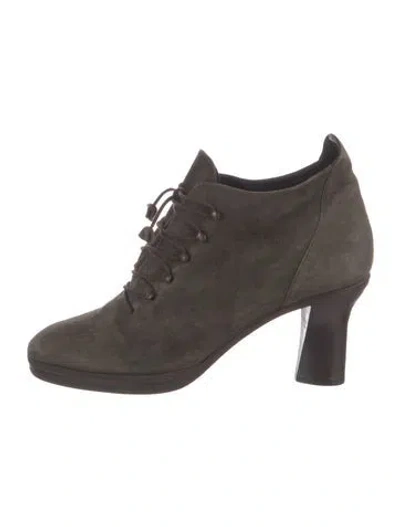 Pre-owned Donna Karan Suede Pumps In Gray