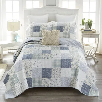 Donna Sharp Blue Pastures Pieced Cotton 3pc Quilt Set In Blue;white;green;ivory;navy