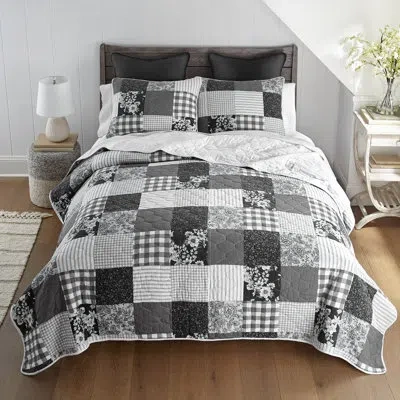 Donna Sharp Indiana Farmhouse 3pc Pieced Cotton Quilt Set In Black;white;gray;red