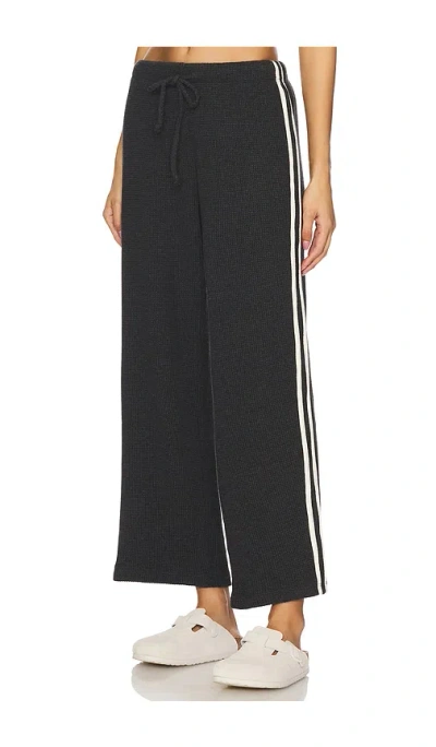 Donni Thermal Stripe Cropped Pant In Charcoal