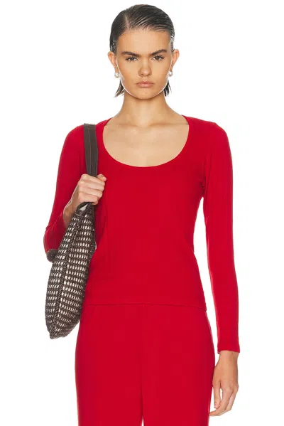 Donni The Varied Rib Long Sleeve Scoop Neck Tee In Red