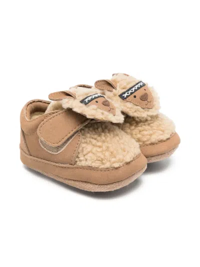 Donsje Babies' Sheep-face Sheepskin Crib Shoes In Nude