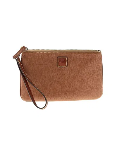 Pre-owned Dooney & Bourke Leather Wristlet In Tan