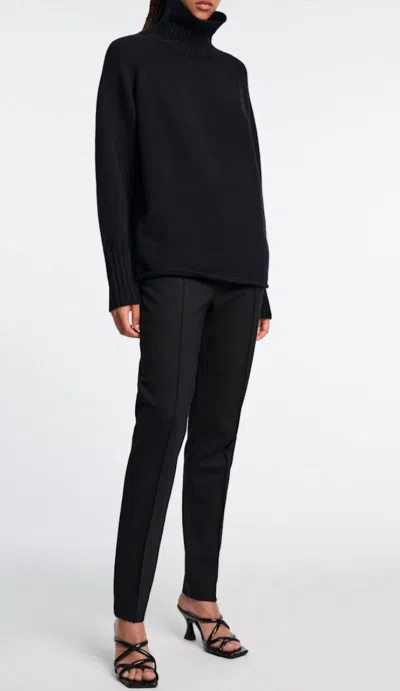 DOROTHEE SCHUMACHER CIGARETTE PANTS IN BLACK
