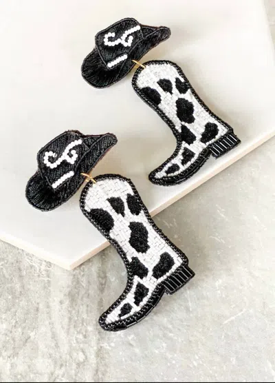 Dos Femmes Ranch Queen Earrings In Black/white In Multi