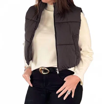 Double Zero Zip Up Puffer Vest In Onyx In Black