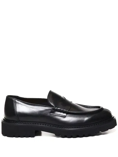 Doucal's Calfskin Loafers In Schwarz