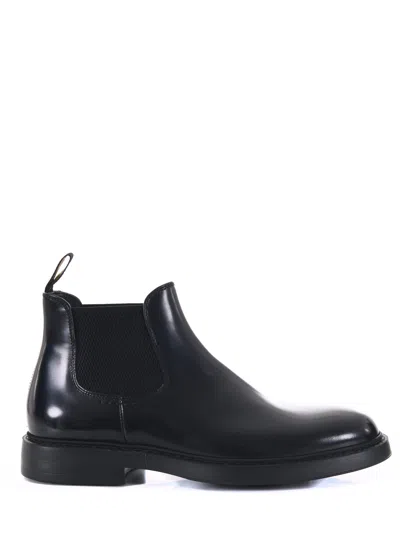 Doucal's Black Leather Ankle Boot