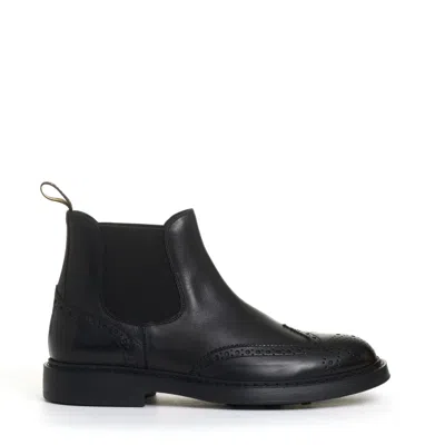 Doucal's Beatles Black Leather Punctures Extralight Bottom