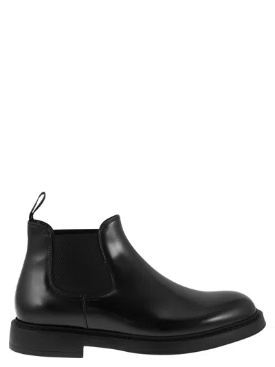 Doucal's Chelsea Ankle Boot In Ebony Color Leather In Black