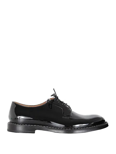Doucal's Derby Shoes. In Black