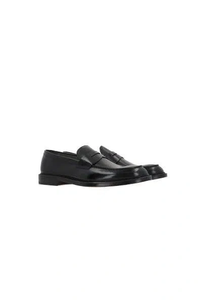 Doucal's Flat Shoes In Black