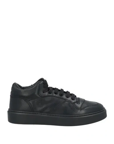 Doucal's Man Sneakers Black Size 8 Leather
