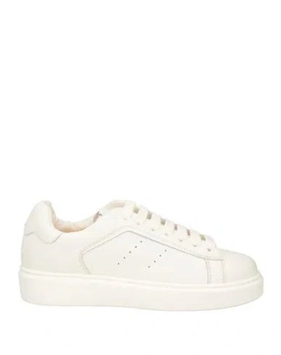Doucal's Tumblet Sneakers In White