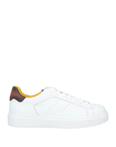 Doucal's Low-top Leather Sneakers In White