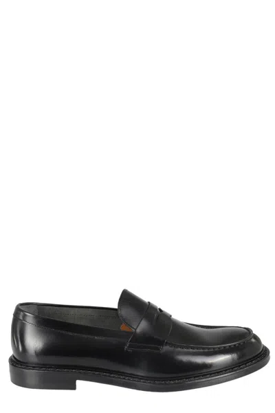 Doucal's Penny-slot Almond Toe Loafers In Black