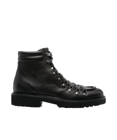 Doucal's Pebbled Leather Ankle Boots In Black