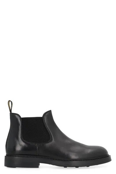 Doucal's Round-toe Slip-on Boots Doucals In Black