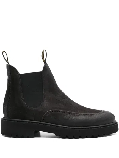 Doucal's Suede Ankle Boots In Black