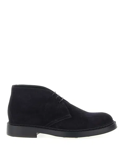 Doucal's Suede Leather Ankle Boots With Minimalist Design In Black