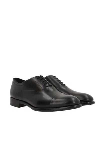 Doucal's Flat Shoes In Black