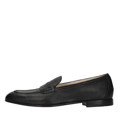 Doucal's Flat Shoes In Black