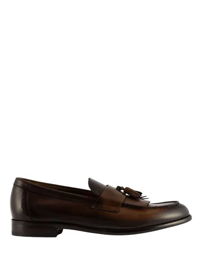 Doucal's Tassel Flat Loafers In Brown