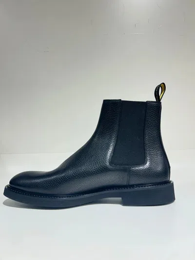 Doucal's Stivaletto In Black