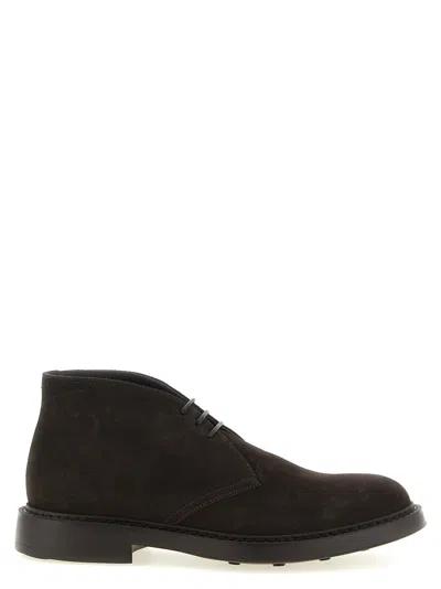 Doucal's Suede Chukka Boot In Black