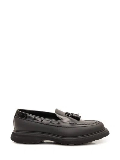Doucal's Tassel Moccasin Loafers In Black