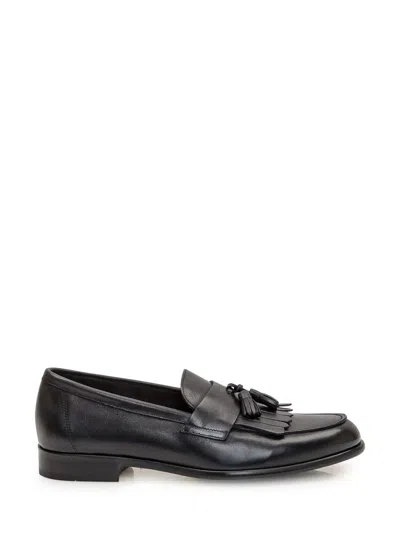 Doucal's Tassel Triumph Leather Loafer In Black