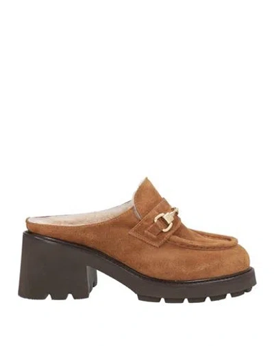 Doucal's Woman Mules & Clogs Tan Size 7 Leather In Brown