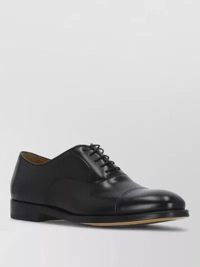 Doucal's Leather Lace-up Brogues In Black