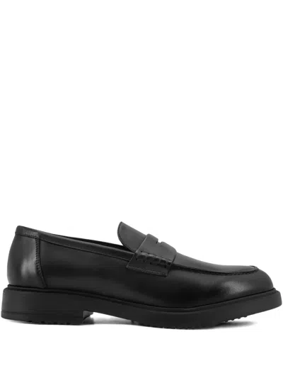 Doucal's Penny Loafer Flat Loafers In Black