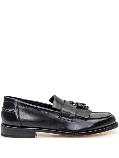 Doucal's Tassel-detail Loafers In Black