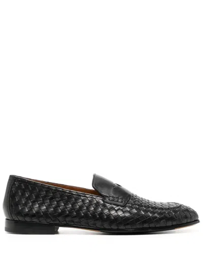 Doucal's Elegant Intrecciati Loafers In Black