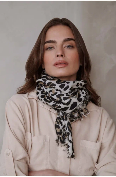 Douce Gloire Leo Scarf In Ivory Grey