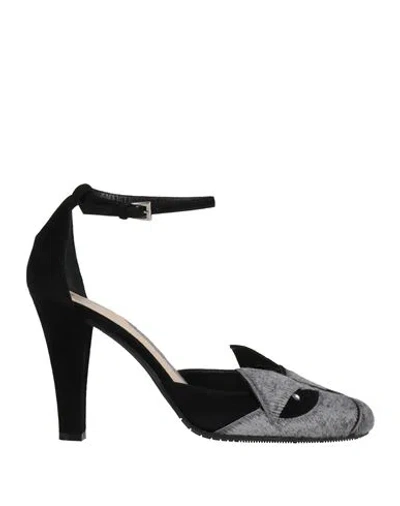 Dove Nuotano Gli Squali Woman Pumps Light Grey Size 10 Leather In Black