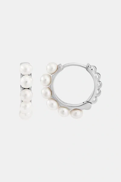 Dower & Hall Medium Timeless Pearl Huggie Earrings In Metallic