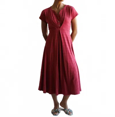 Downeast Short Sleeve Inverted Pleat Midi Length Knit Dress In Earth Red In Pink