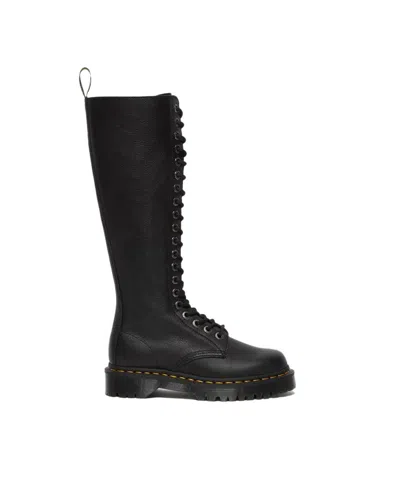 DR. MARTENS 1B60 BEX BLACK PISA BOOT