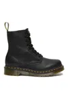 Dr. Martens 1460 Waterproof 8 Eye Boots In Negro
