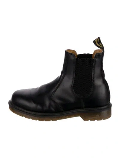 Pre-owned Dr. Martens Leather Chelsea Boots In Black