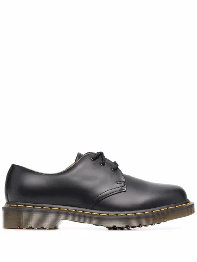 Dr. Martens Low Lace-up Shoes In Smooth Black Leather In Gray